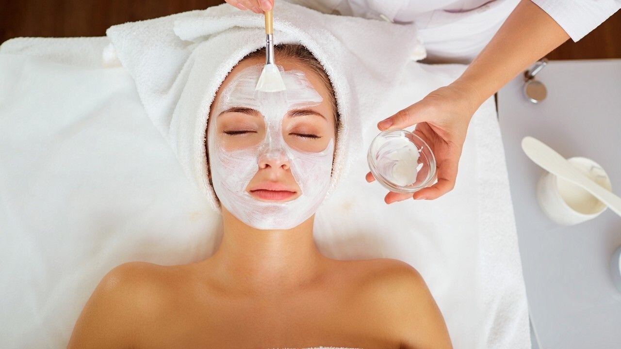 A yummy DIY carrot facial mask!