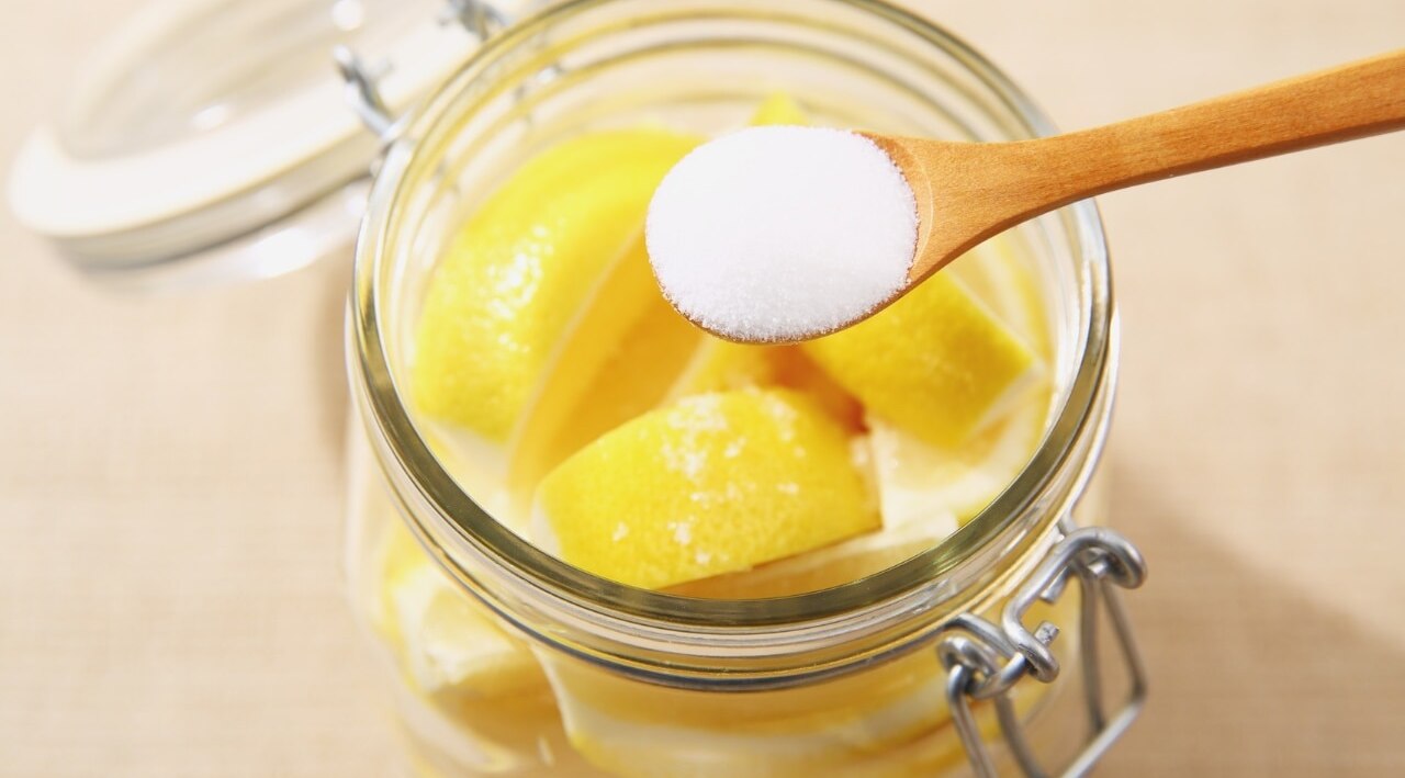 Sugar and lemon