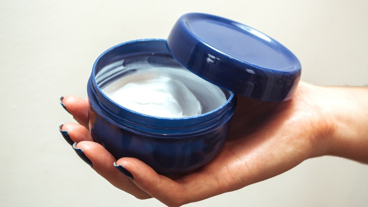 Moisturises-Hair