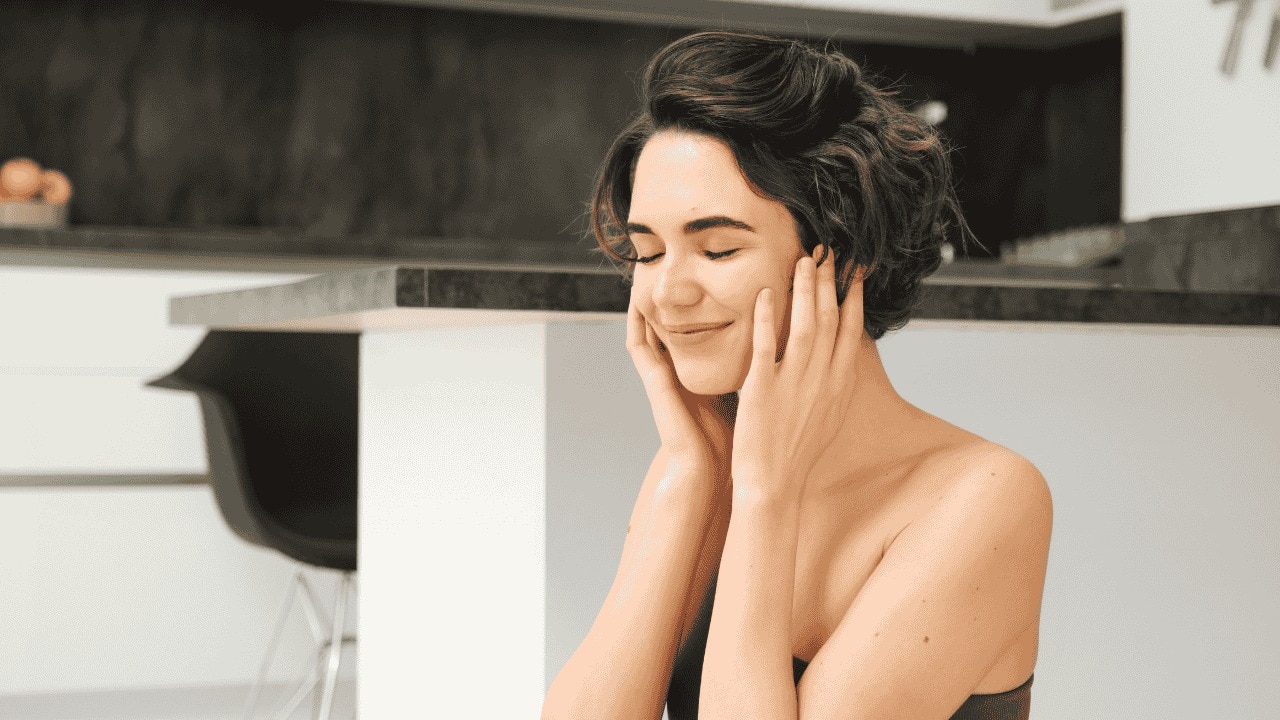 Moisturises and Refreshes Skin