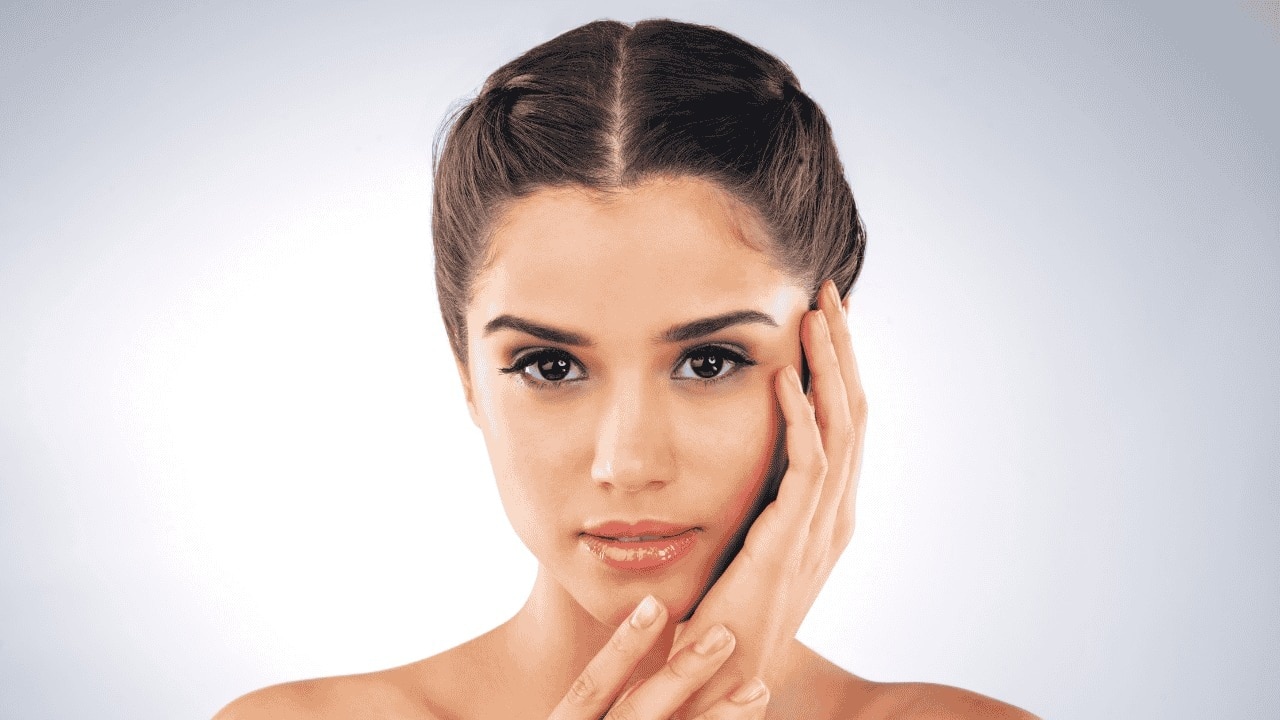What are the benefits of using a besan face pack?