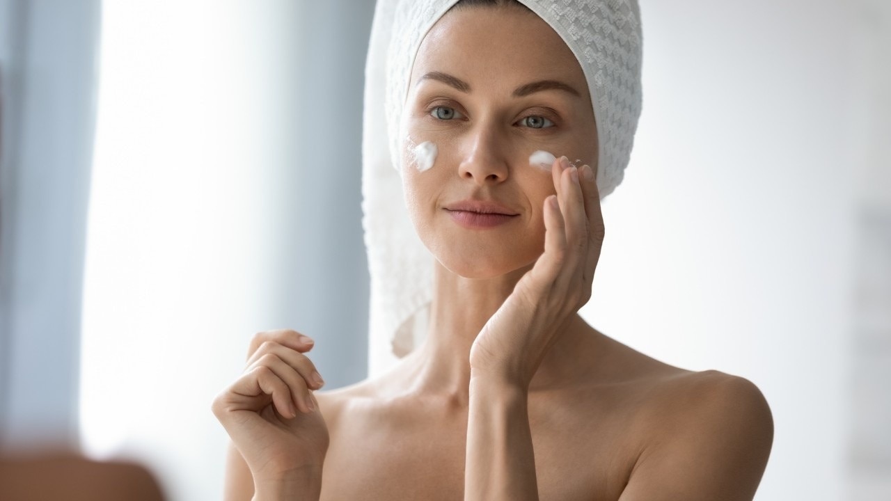 Step-1--Prepping-the-Skin-for-a-Flawless-Base