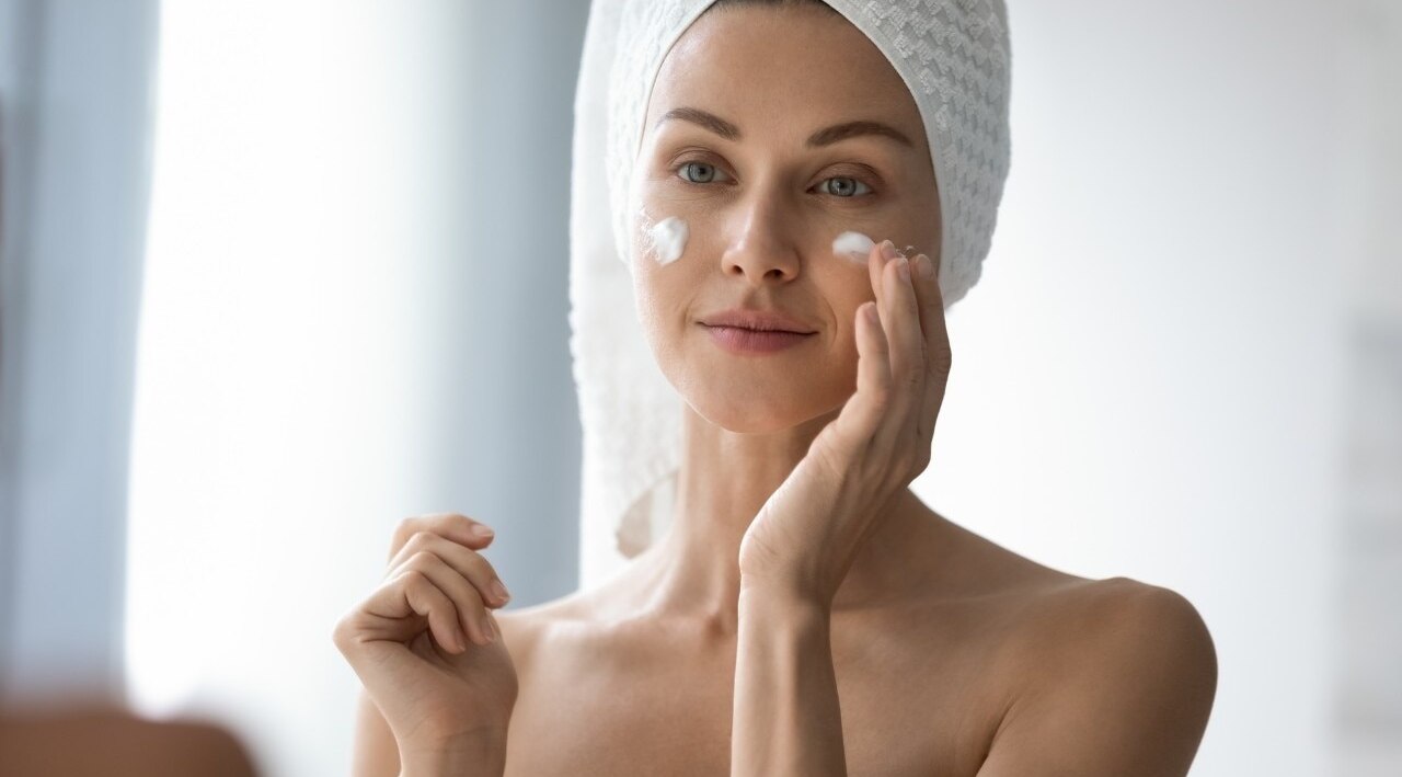 Step-1--Prepping-the-Skin-for-a-Flawless-Base