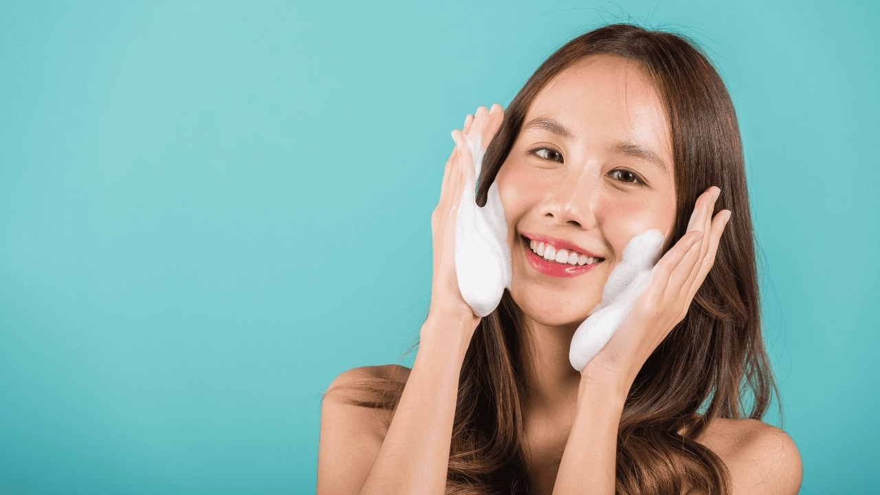 Best De-Tan Face Washes for Every Skin Type