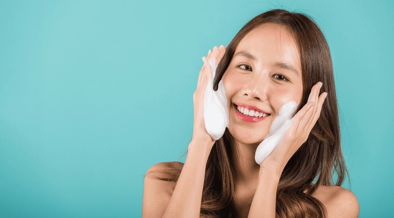 Best De-Tan Face Washes for Every Skin Type