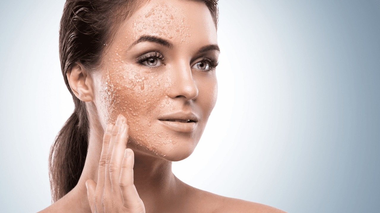 The Role of Sun Protection in De-Tanning
