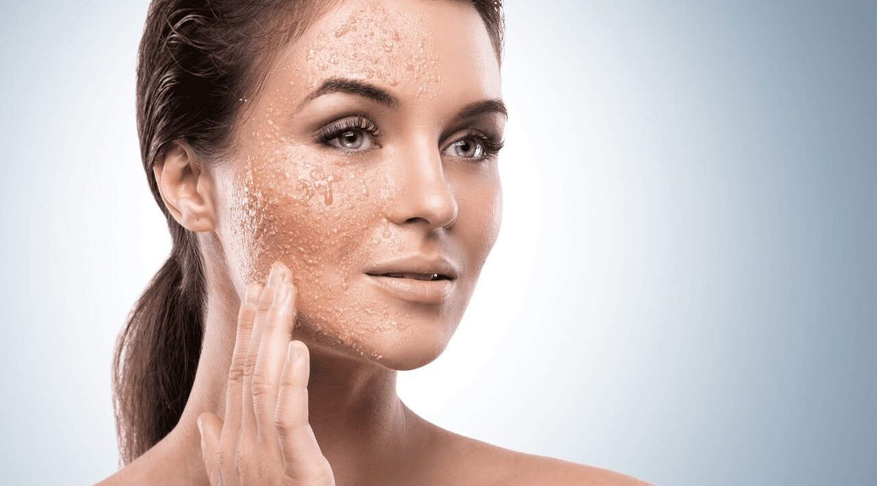 The Role of Sun Protection in De-Tanning