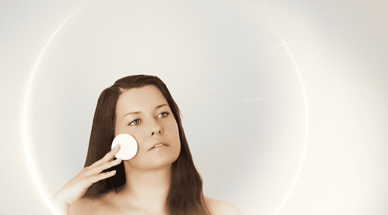 The Science Behind De Tan Face Washes