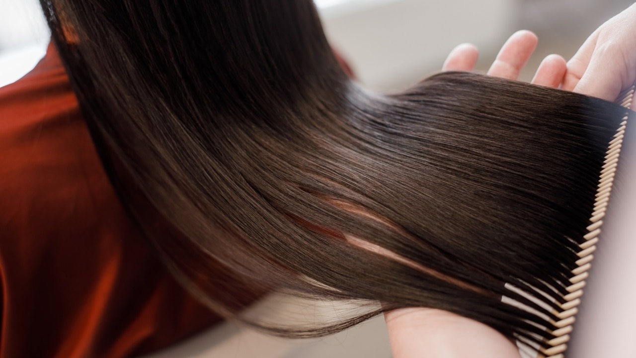 Who-can-get-cysteine-treatment-for-hair