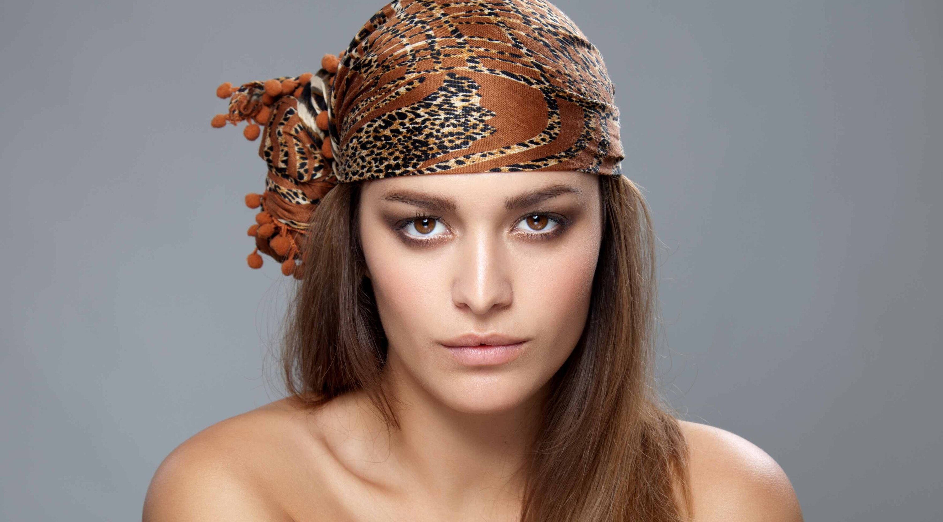 Dirty or Tight Hair Accessories May Be Causing Acne