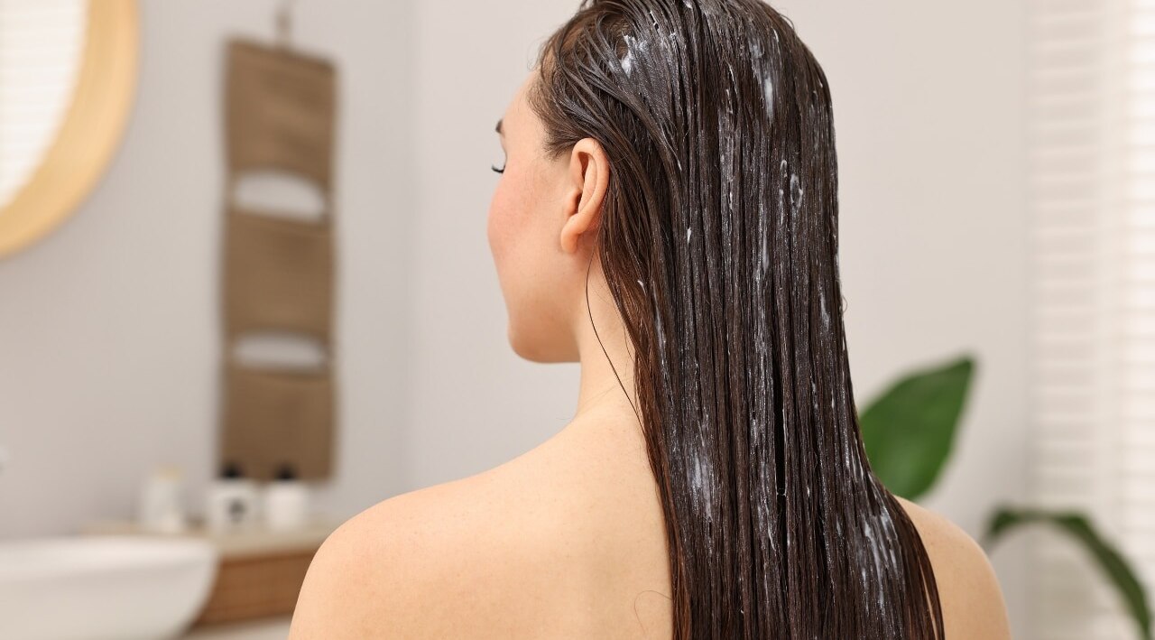 Do-Not-Apply-All-Hair-Masks-to-Dry-Hair