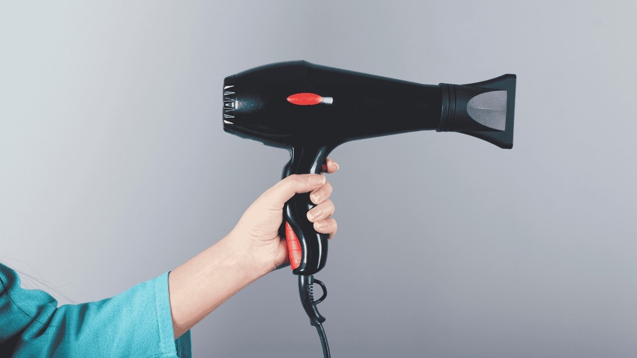 Use your hair dryer for gel liners