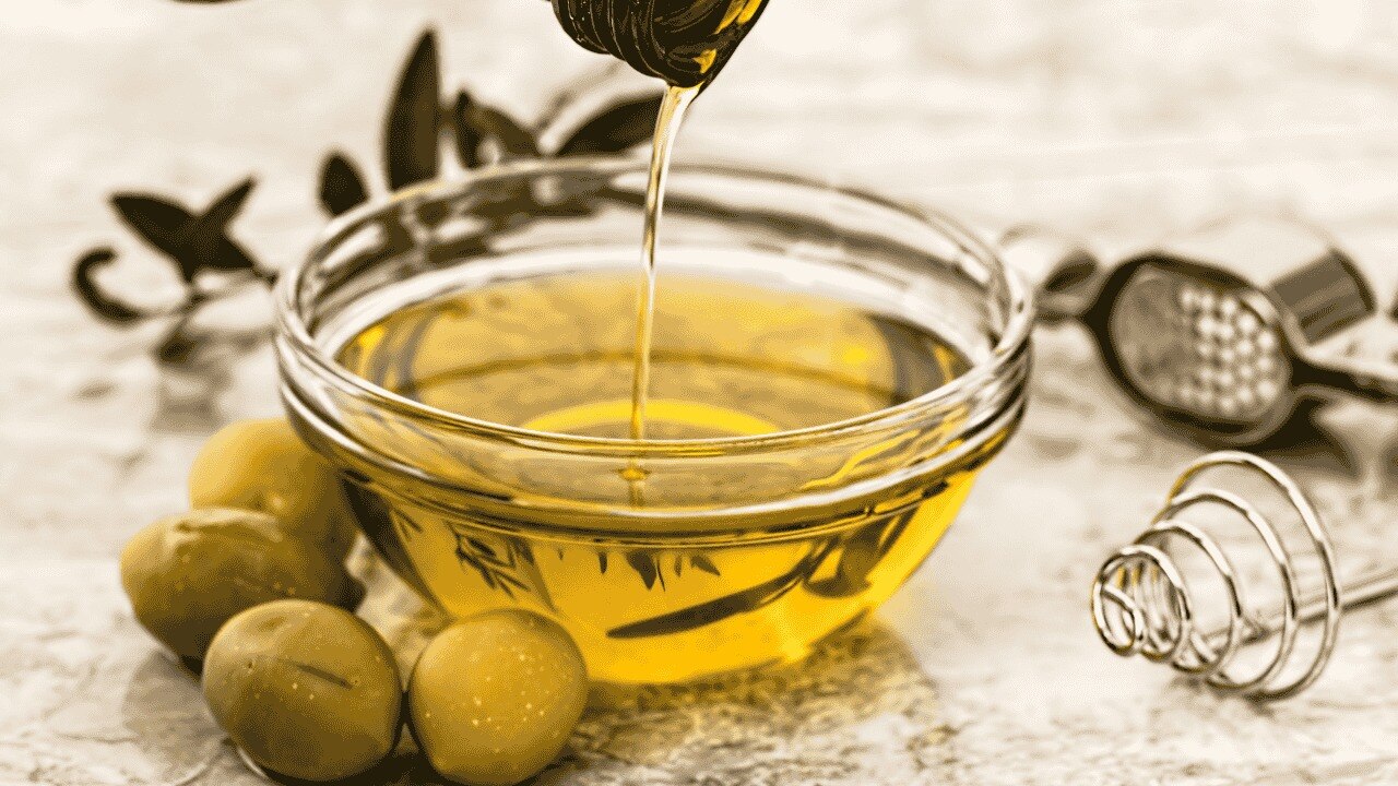 Egg yolk and olive oil hair pack