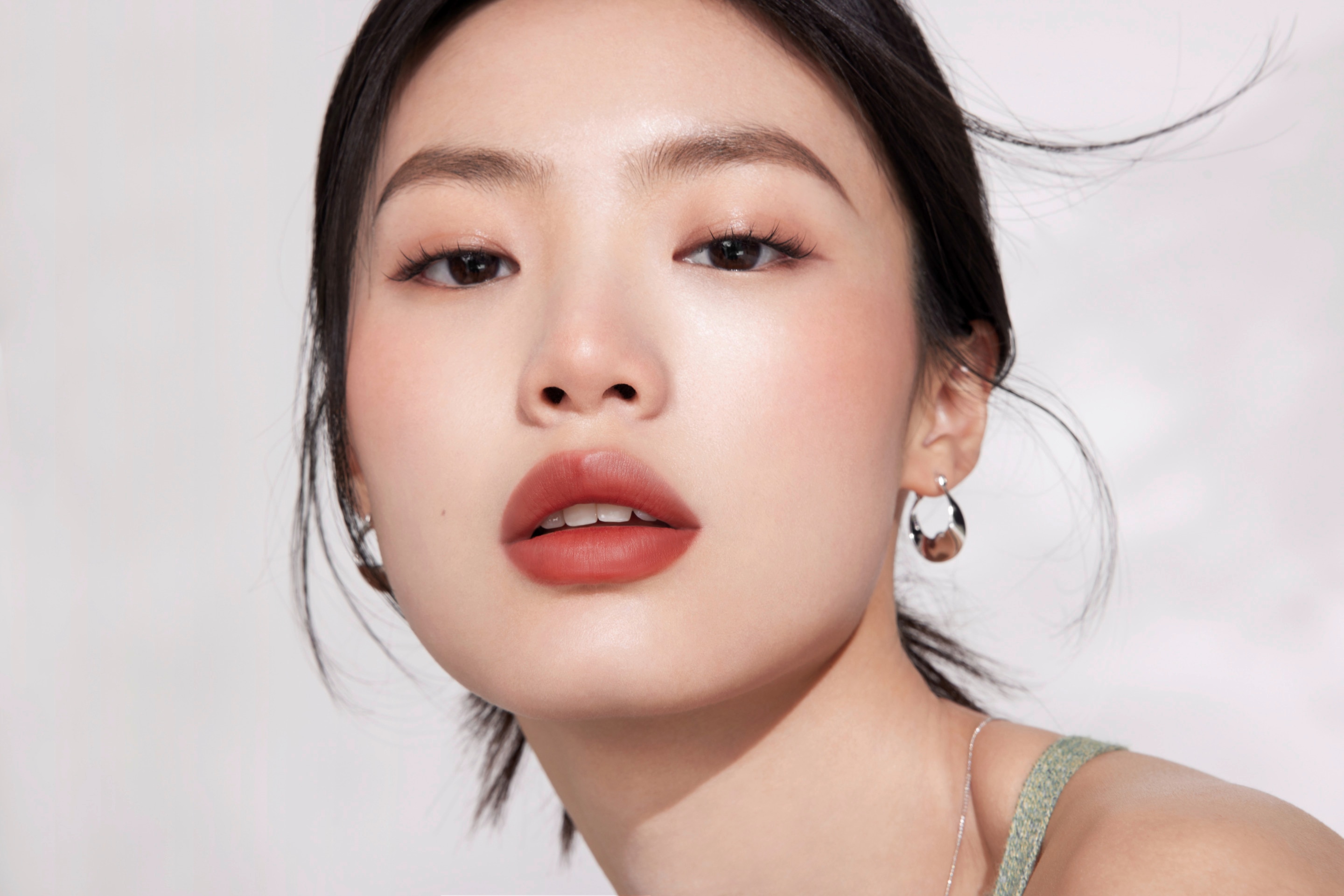 แต่งหน้าไม่ติด เพราะอะไร? แนะวิธีแก้ปัญหา ให้ผิวสวย เมคอัพเป๊ะ