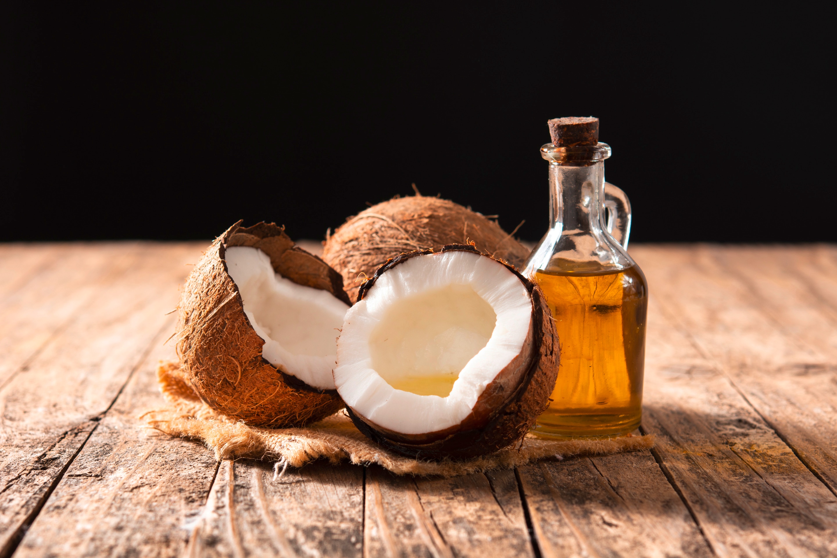 น้ำมันมะพร้าว บำรุงผิวกาย และประโยชน์ต่อสุขภาพ