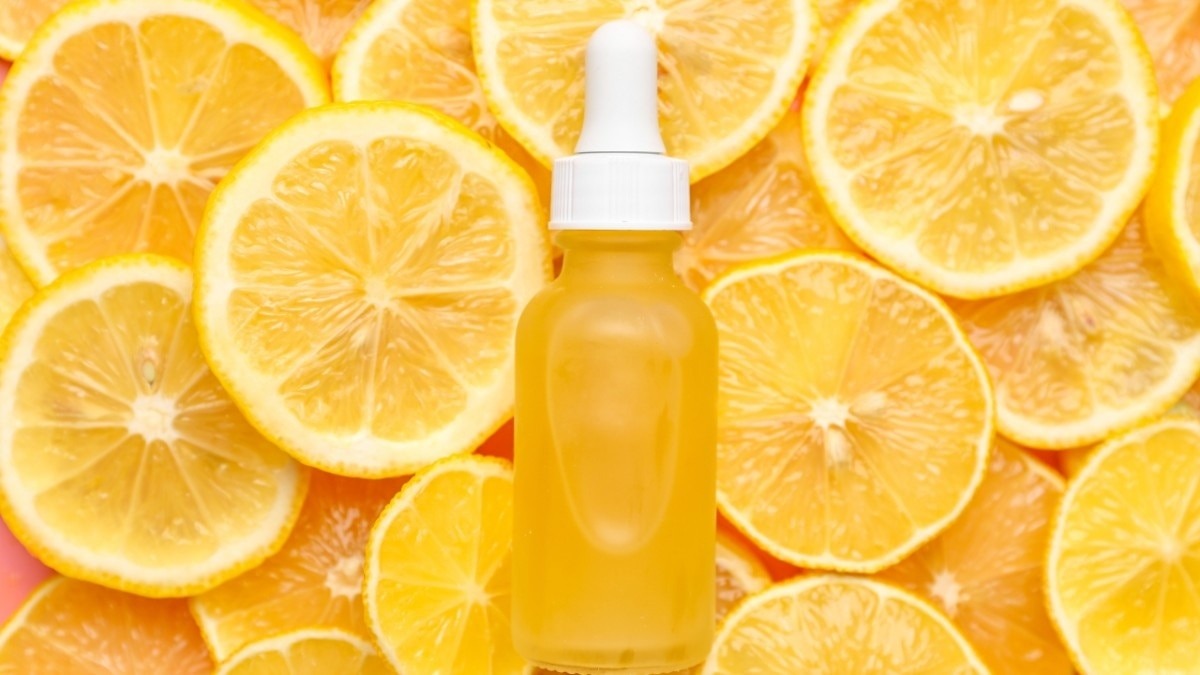 Benefits to using vitamin C serum at night
