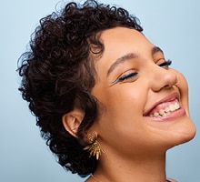 Woman with 2C curls