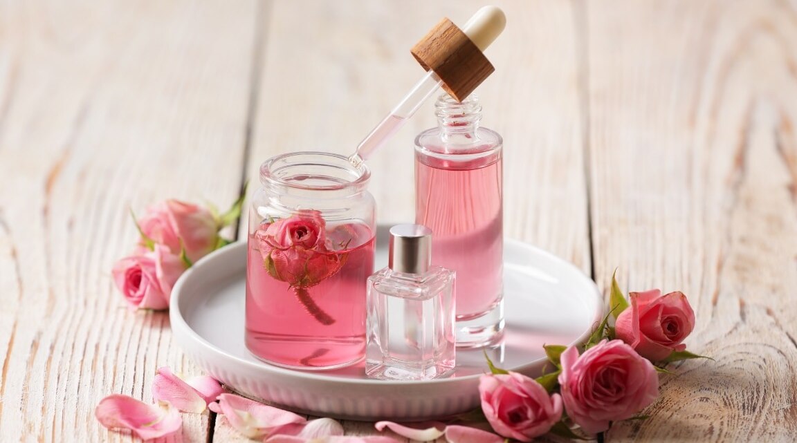Rose Water Toner: Benefits, DIY Recipes & How to Use It for Glowing Skin