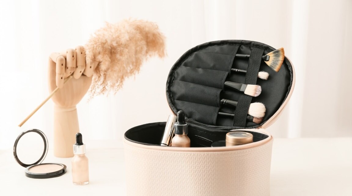 How to Clean Makeup Brushes at Home – Easy Guide to Wash & Sanitize Them