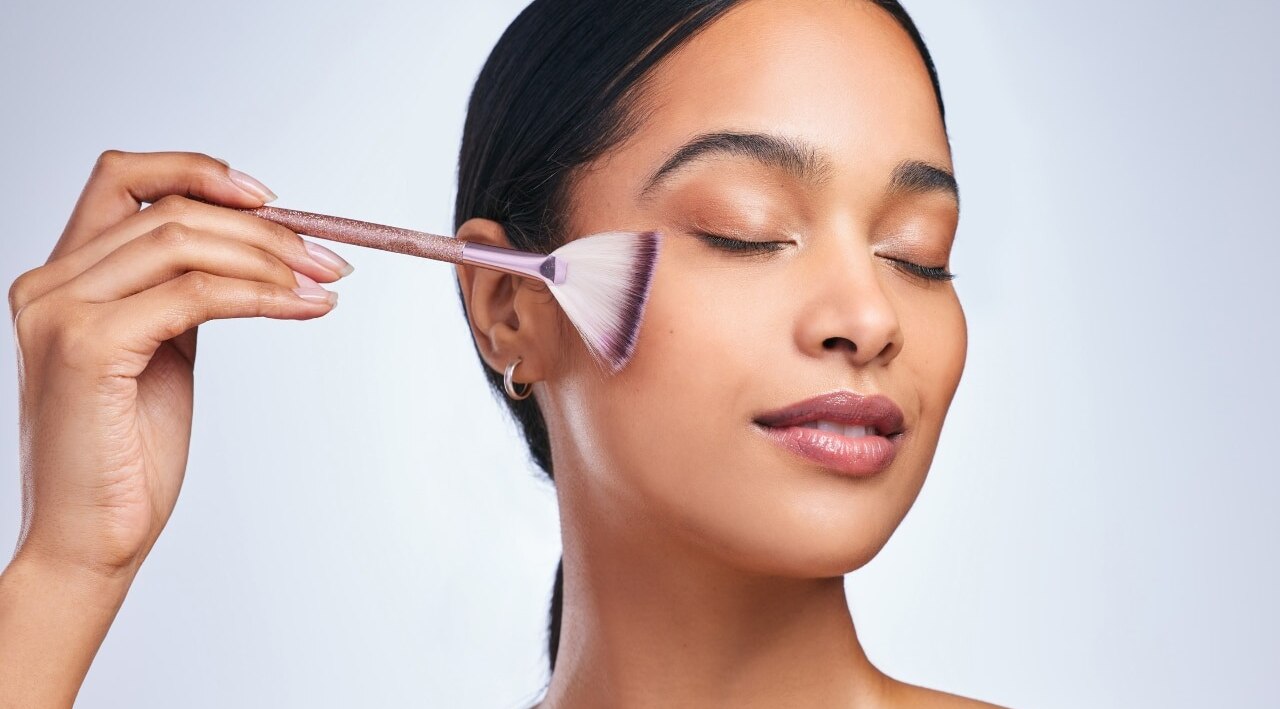 Blush – Add a Natural Flush to Your Cheek 