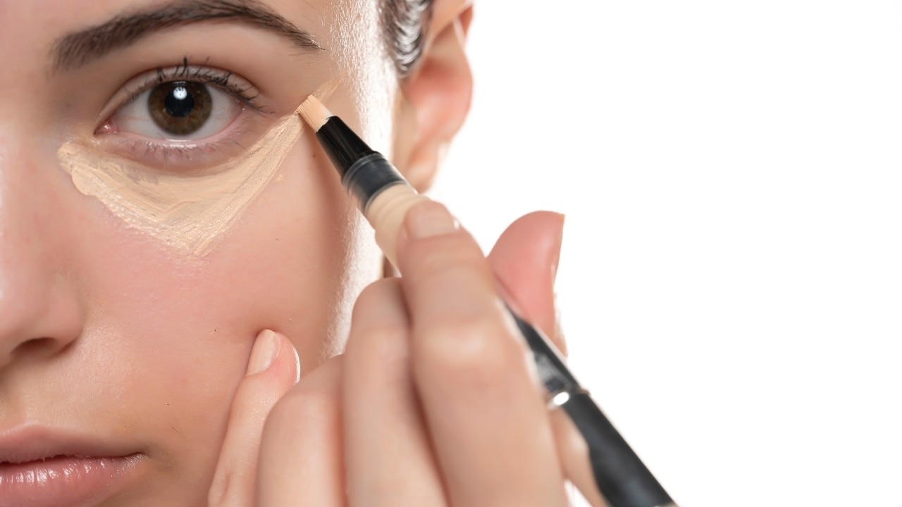 Concealer – Cover Blemishes &amp; Brighten Under-Eyes