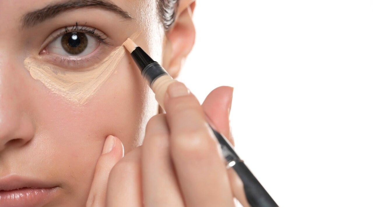 Concealer – Cover Blemishes &amp; Brighten Under-Eyes
