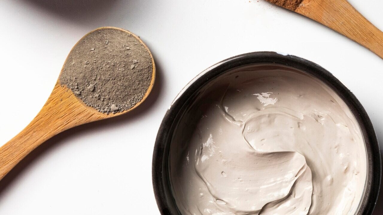 Clay Face Pack for Detoxifying &amp; Clear Skin