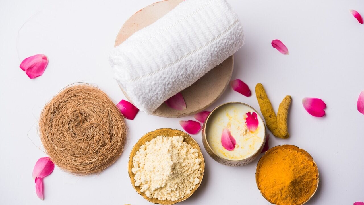 Turmeric &amp; Saffron Face pack for Natural Glow 