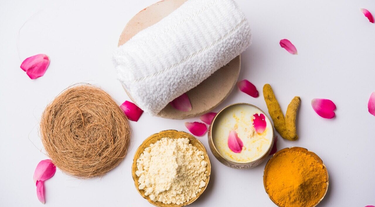 Turmeric &amp; Saffron Face pack for Natural Glow 