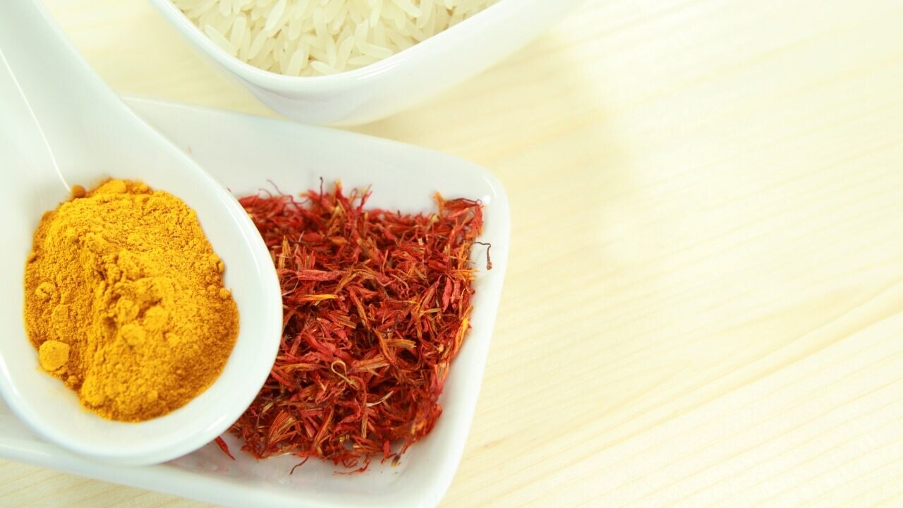 Turmeric &amp; Gram Flour (Besan) Flour Face Pack for Face Glow - For All Skin Type