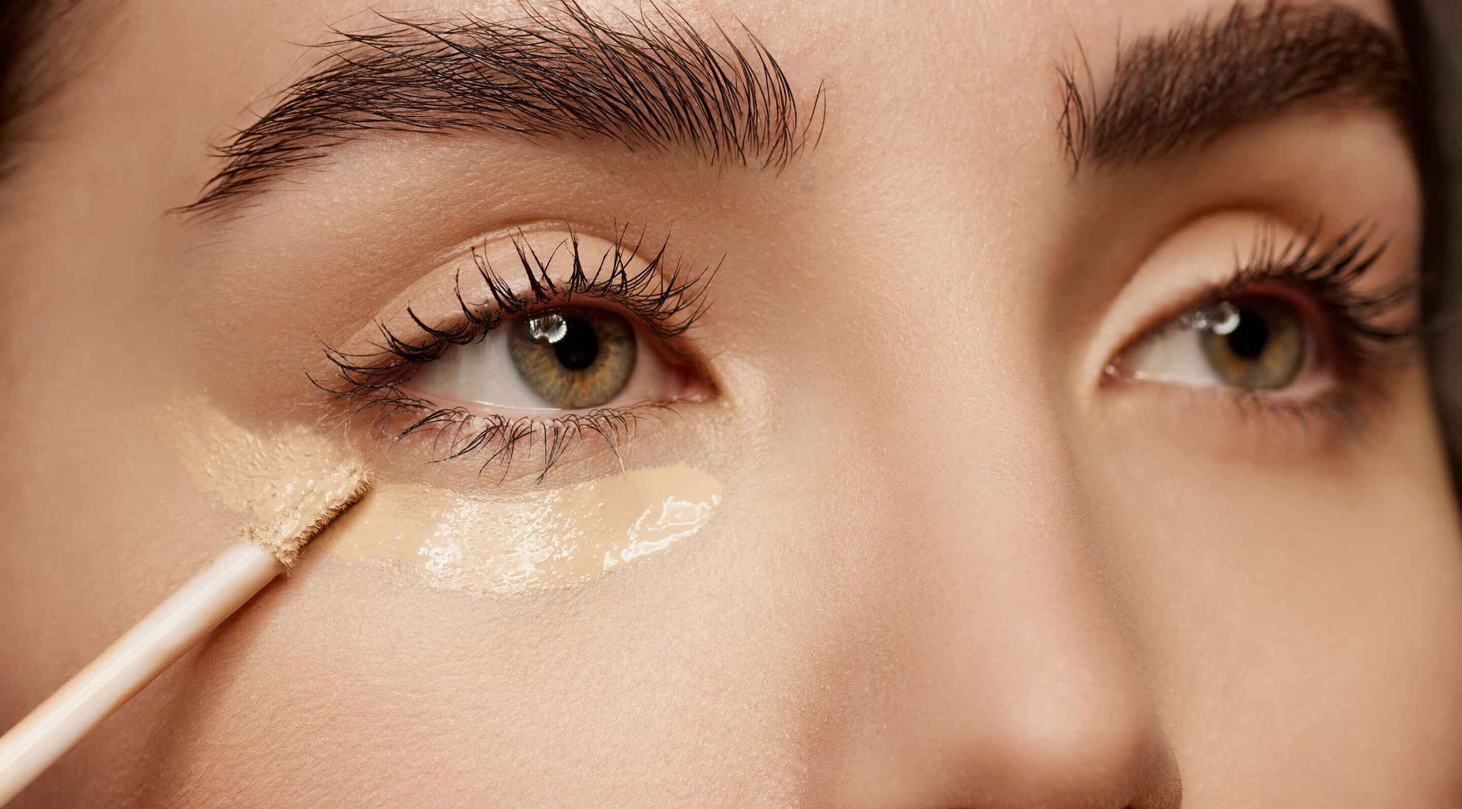 When to Use Concealer – Before or After Foundation?