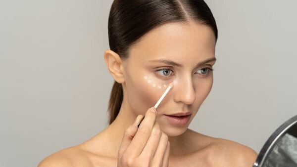 Eyes on You: A step-by-step Guide to Flawless Eye Makeup