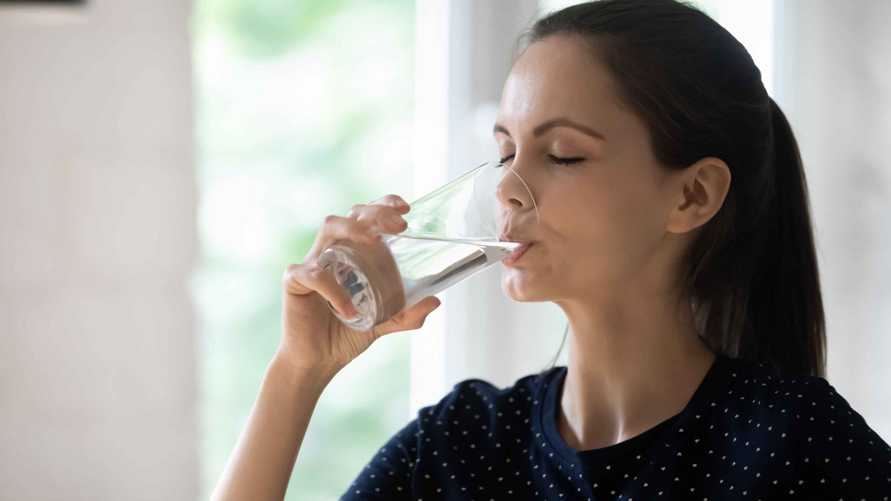 Surprising benefits of drinking hot water for your skin: the basics