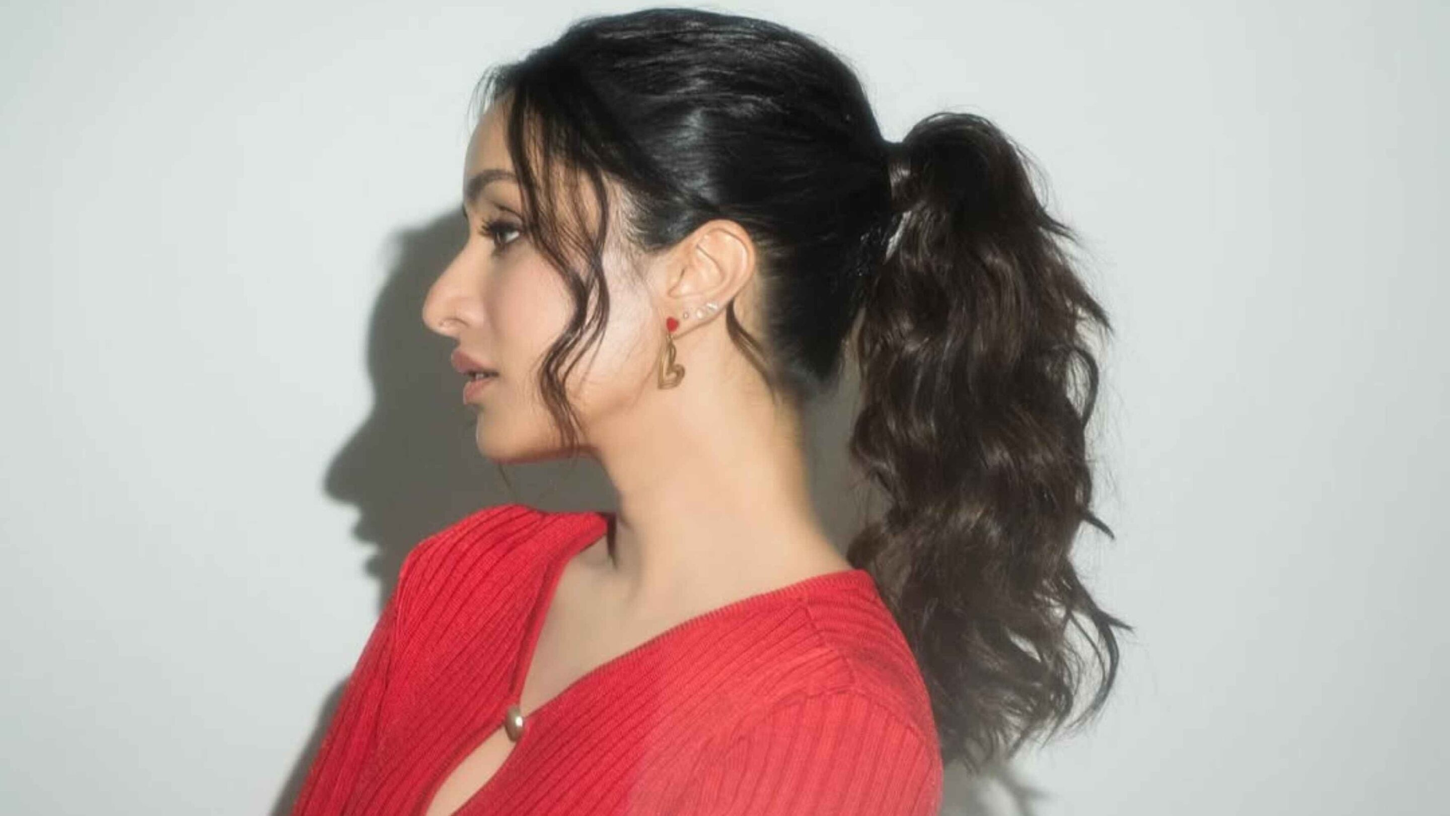 1. Wavy ponytail