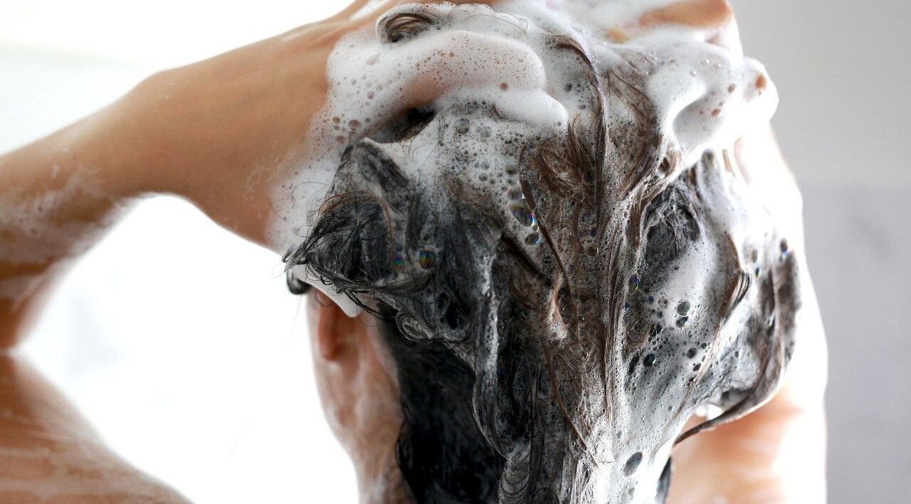 Avoid daily shampooing