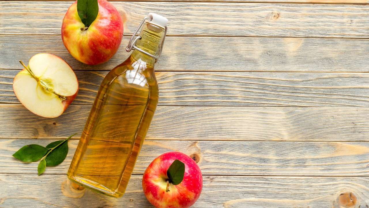 1. Apple cider vinegar for freckles