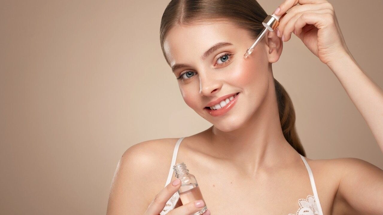 1. It Hydrates The Skin Effectively