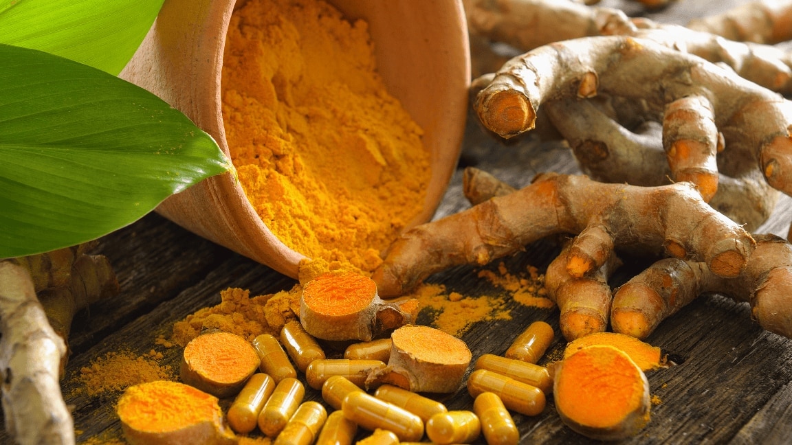 7 Turmeric Benefits For Healthy, Spotless Skin
