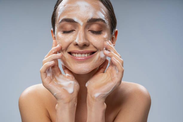 Facewashes That Break The Oil Spell For Oily Skin