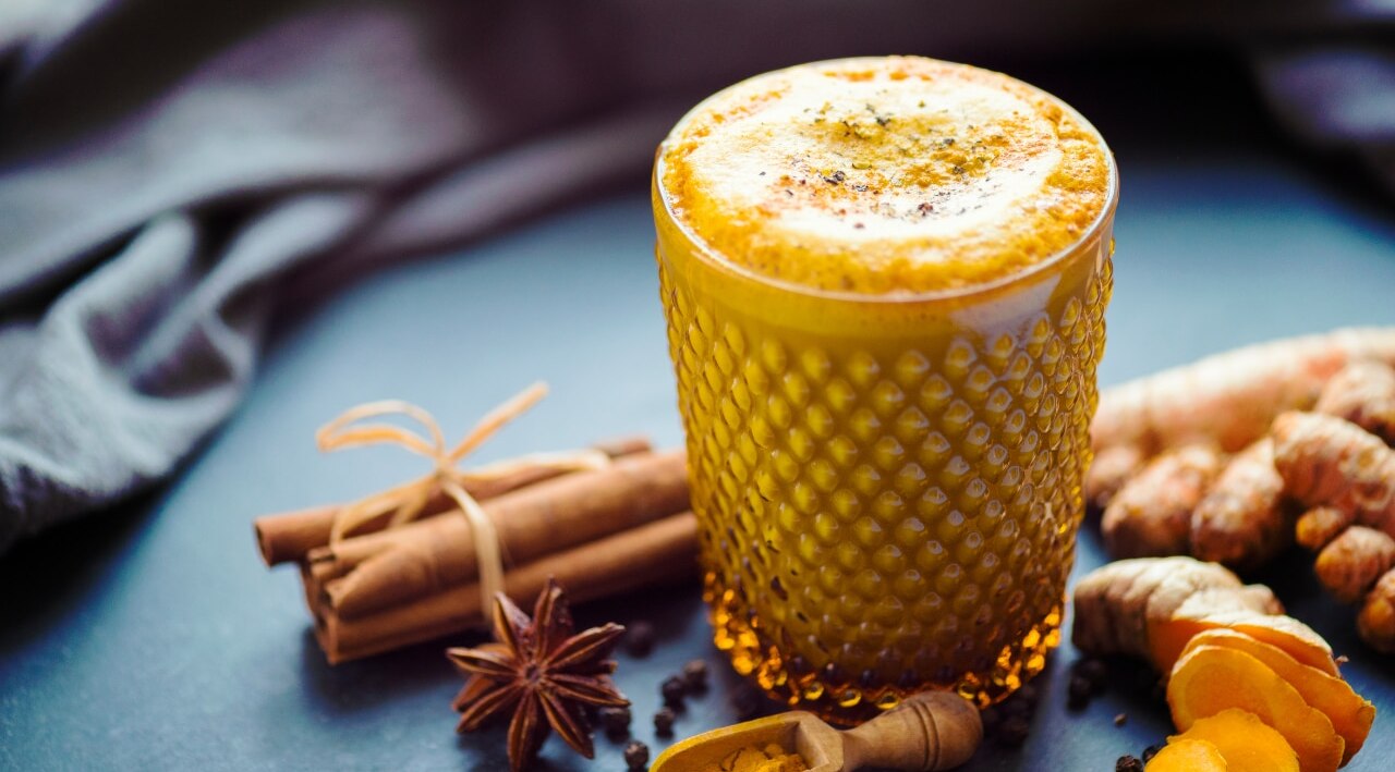 Turmeric and milk face mask