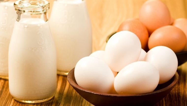 Preparing Egg and Milk Hair Mask