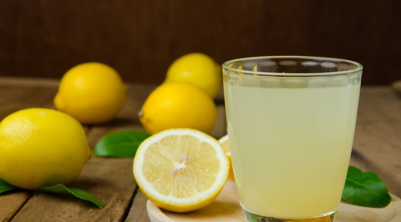 3. Mint and lemon juice pack