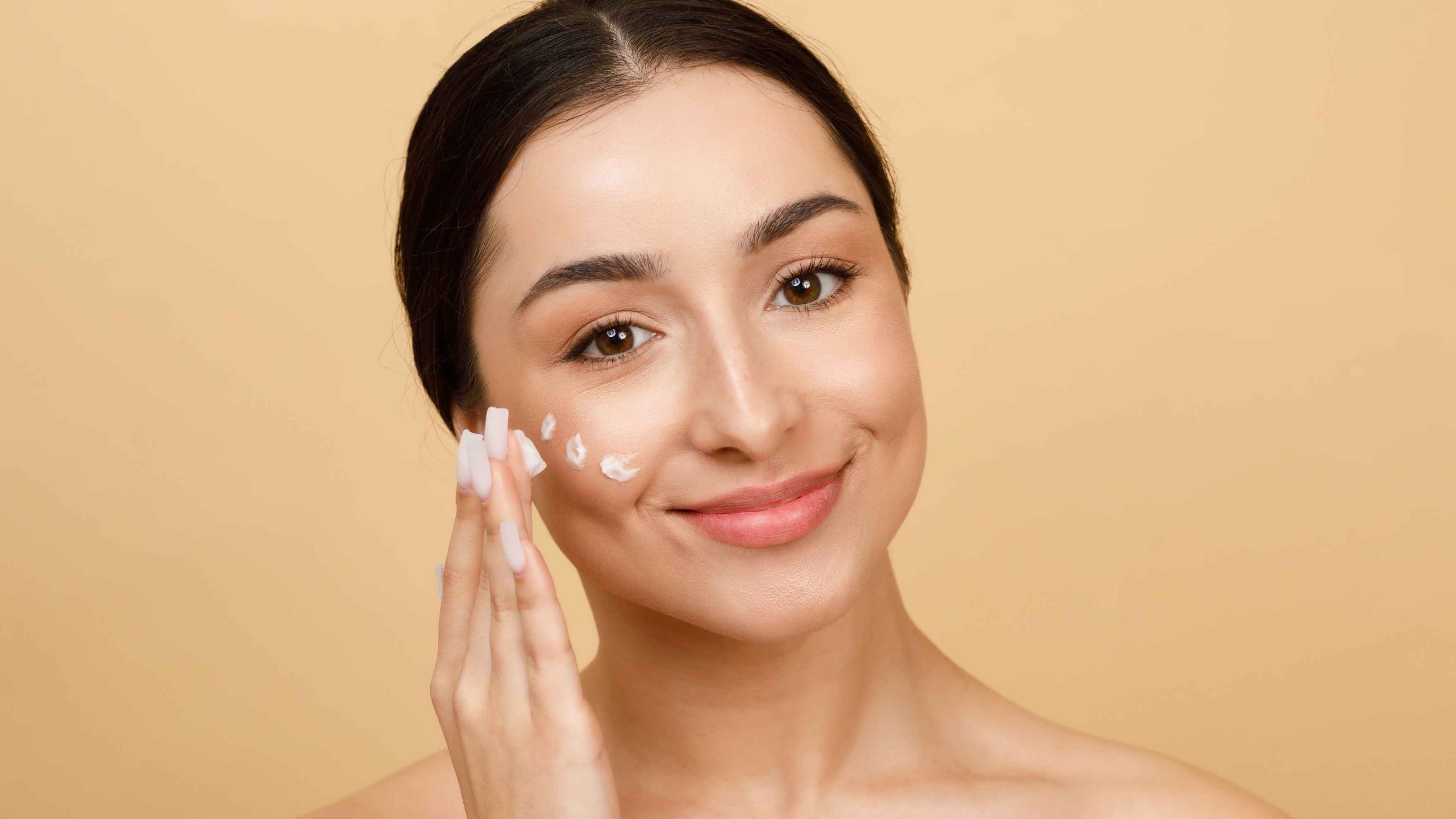 Does Mascara Damage Eyelashes? How to Wear It Every Day Without Harm