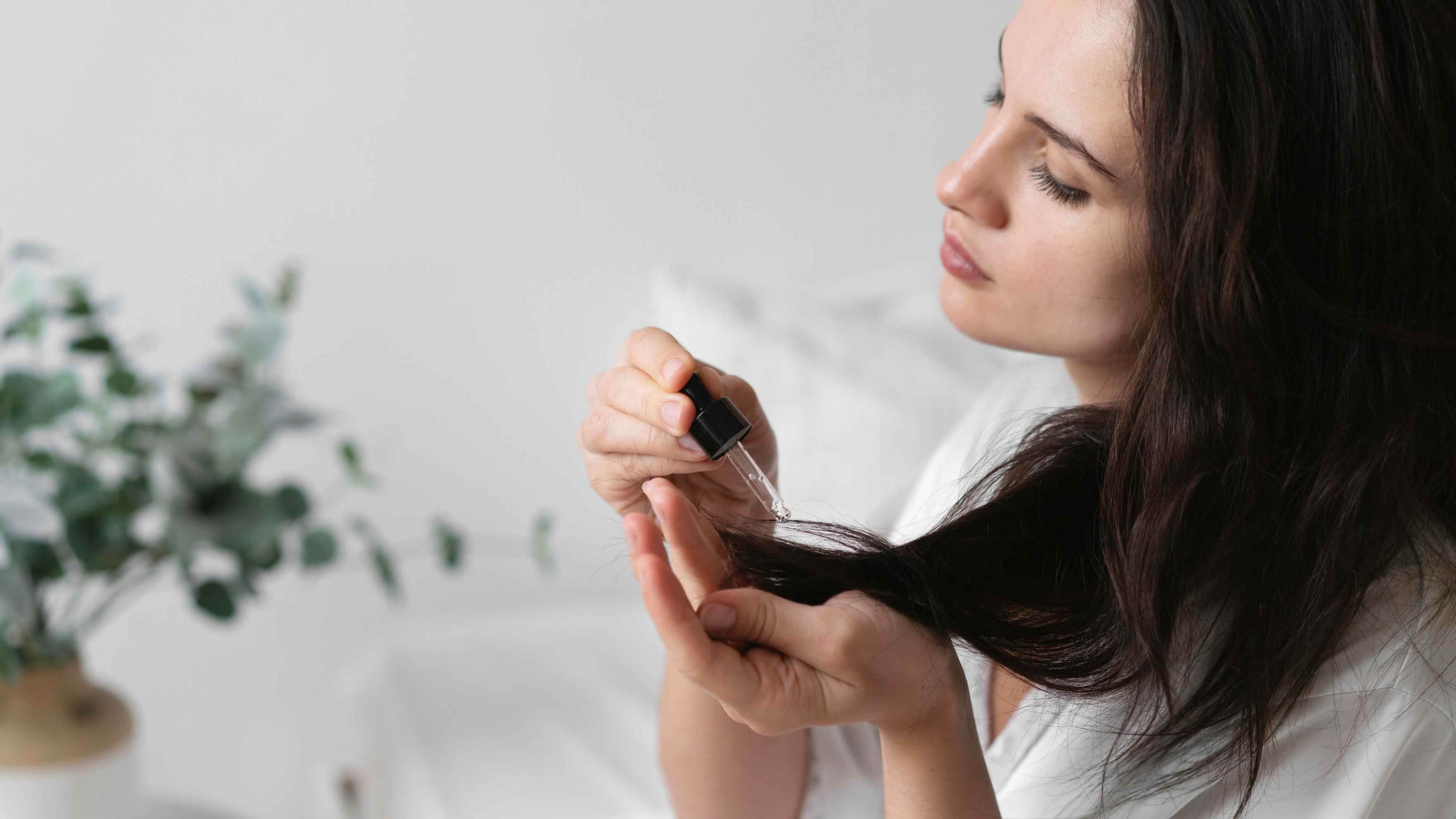 Step 4: Use a Lightweight Hair Serum