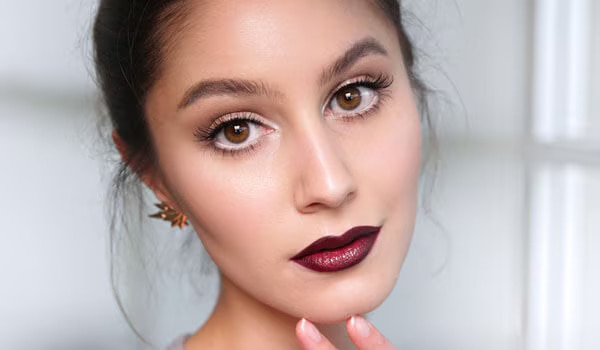 How To Use Makeup To Hide Chubby Cheeks