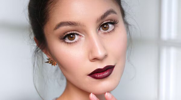 How To Use Makeup To Hide Chubby Cheeks