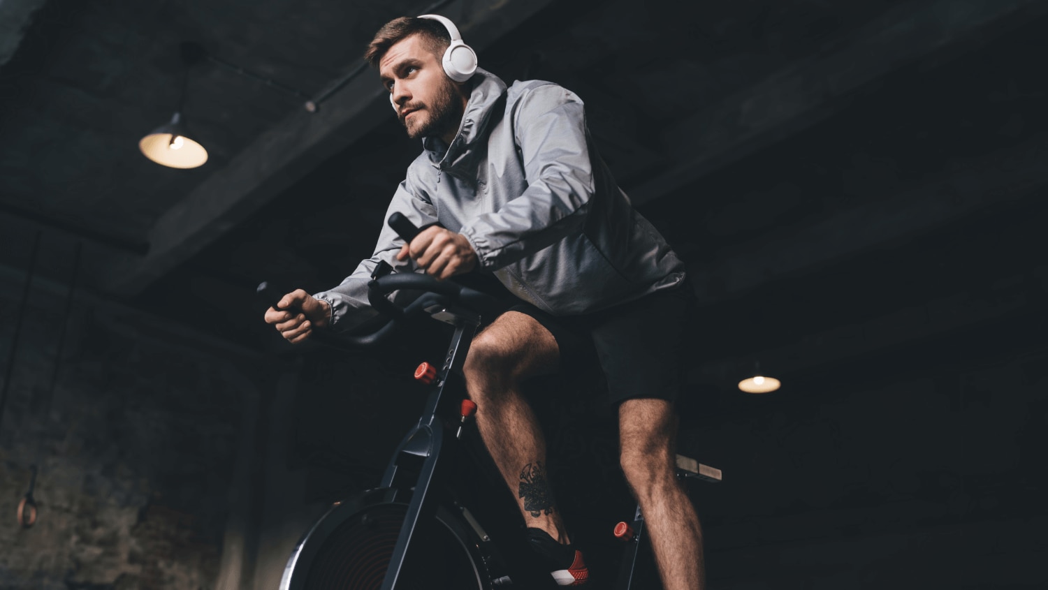 Active man on a bike experiencing the benefits of zinc for body odor control 