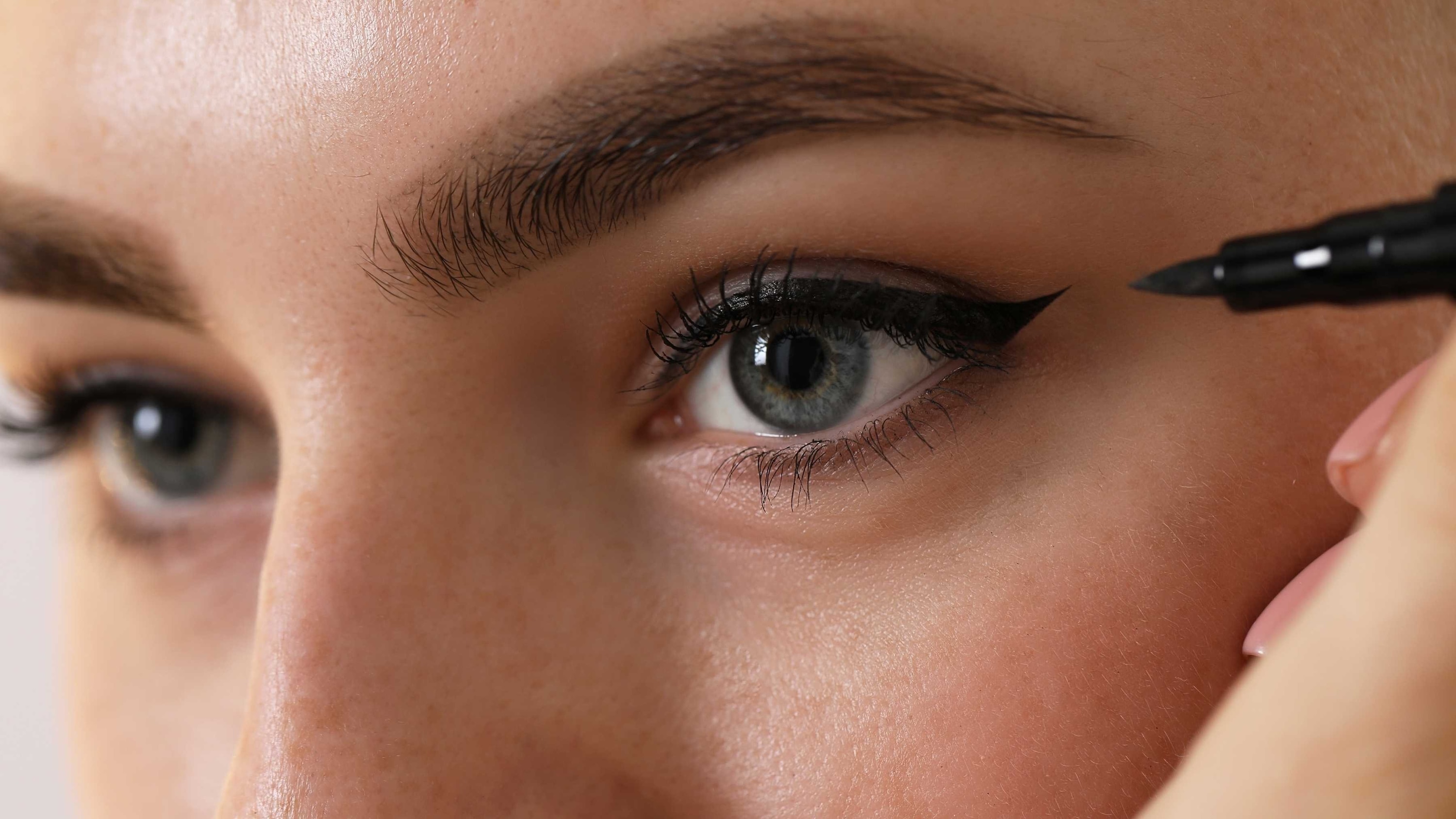 Image of How to Apply Eyeliner: Types, Tips & Techniques for All Eye Shapes