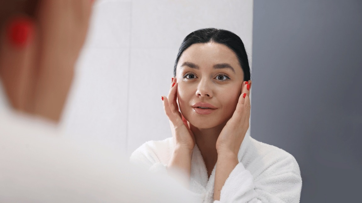 Does Drinking Hot Water With Honey Improve Your Skin? : Let’s Find Out