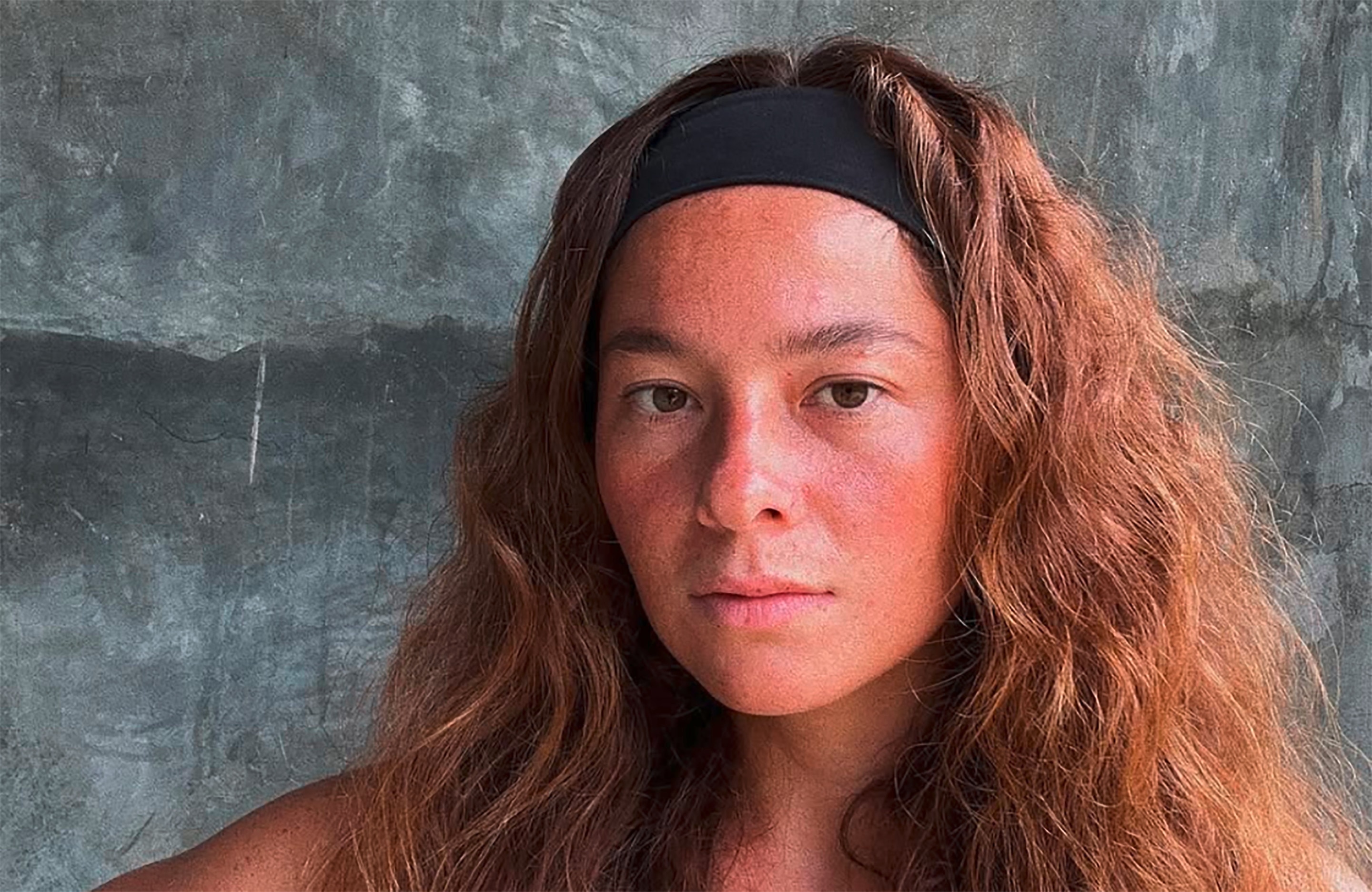 A Filipina actress sporting a hairstyle for thick, frizzy hair.